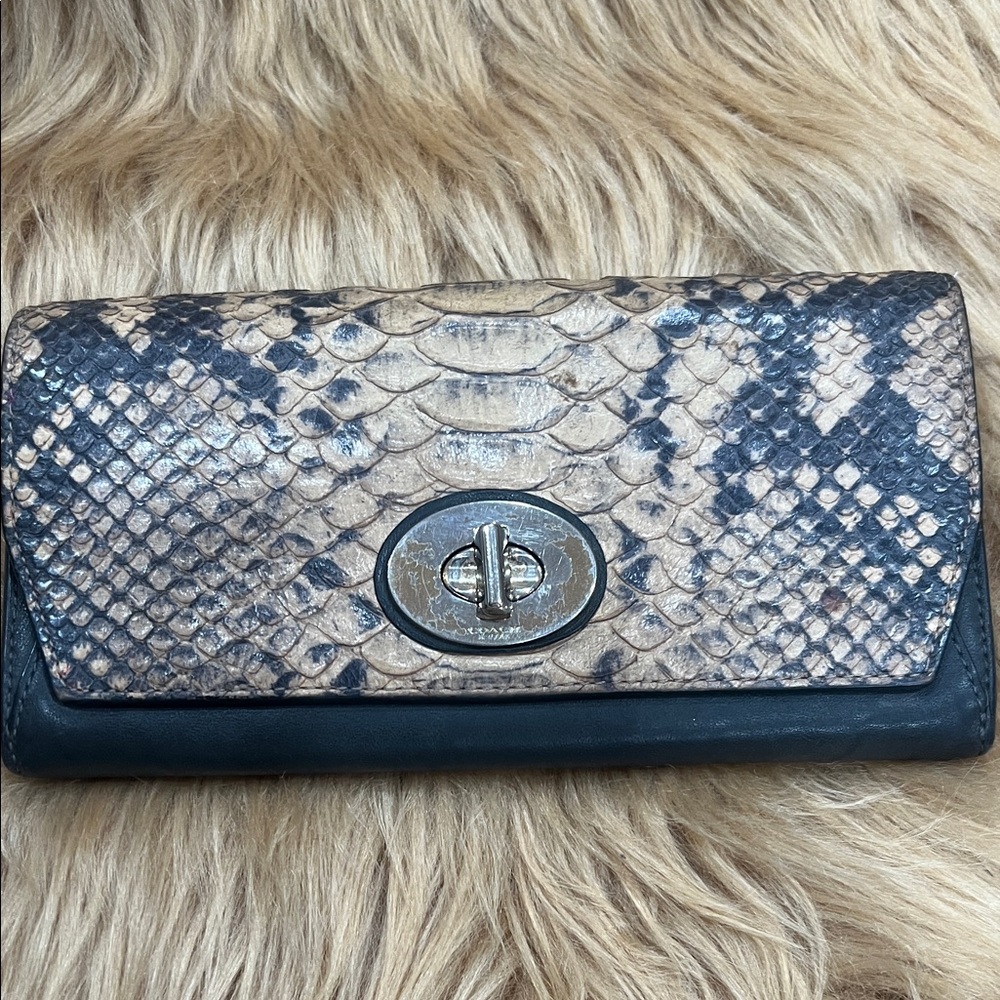 Pre-loved 😍COACH BUNDLE & LV DUST BAG! - Picture 13 of 17